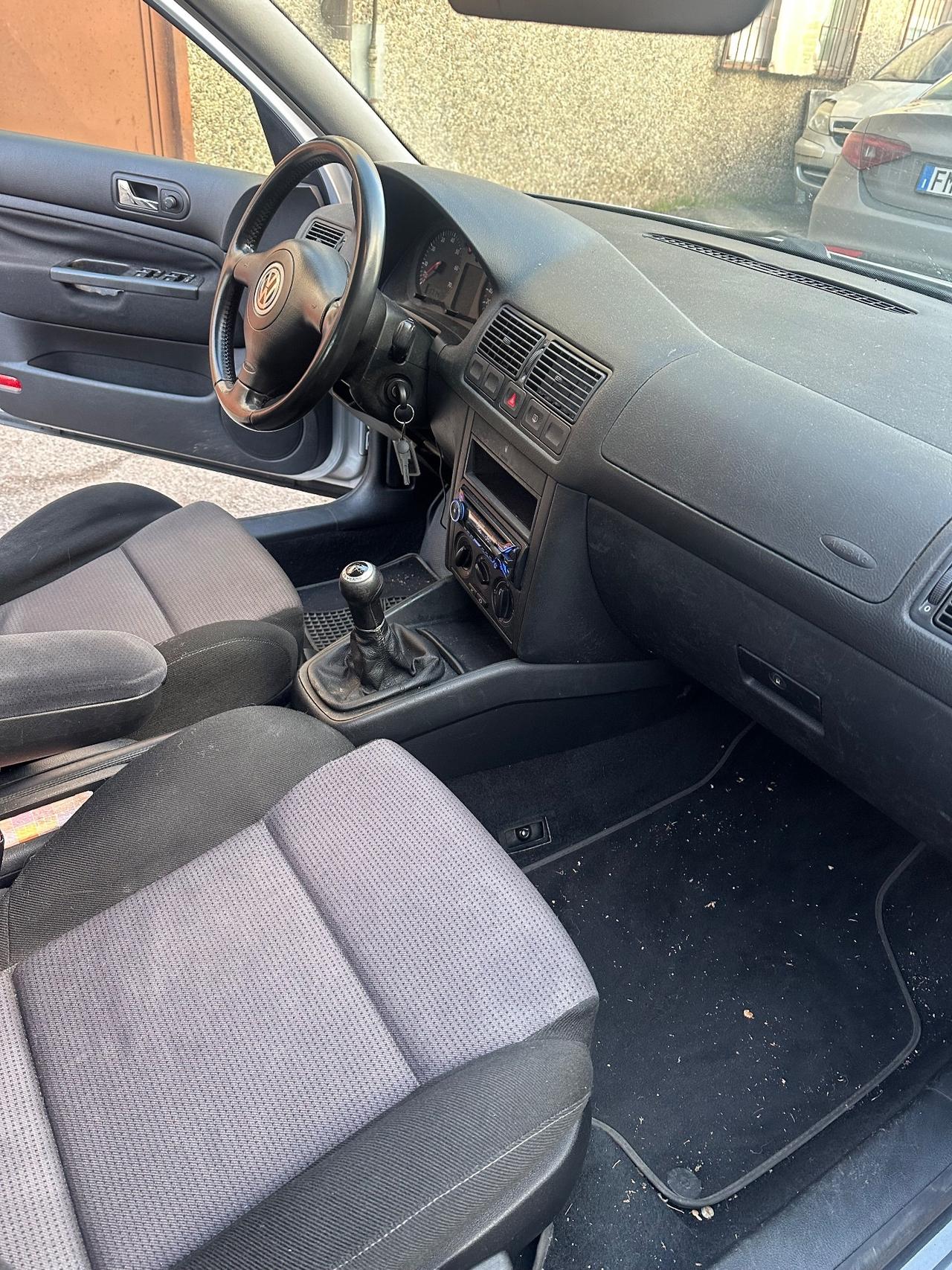 Volkswagen Golf 1.6 16V cat 5 porte Comfortline