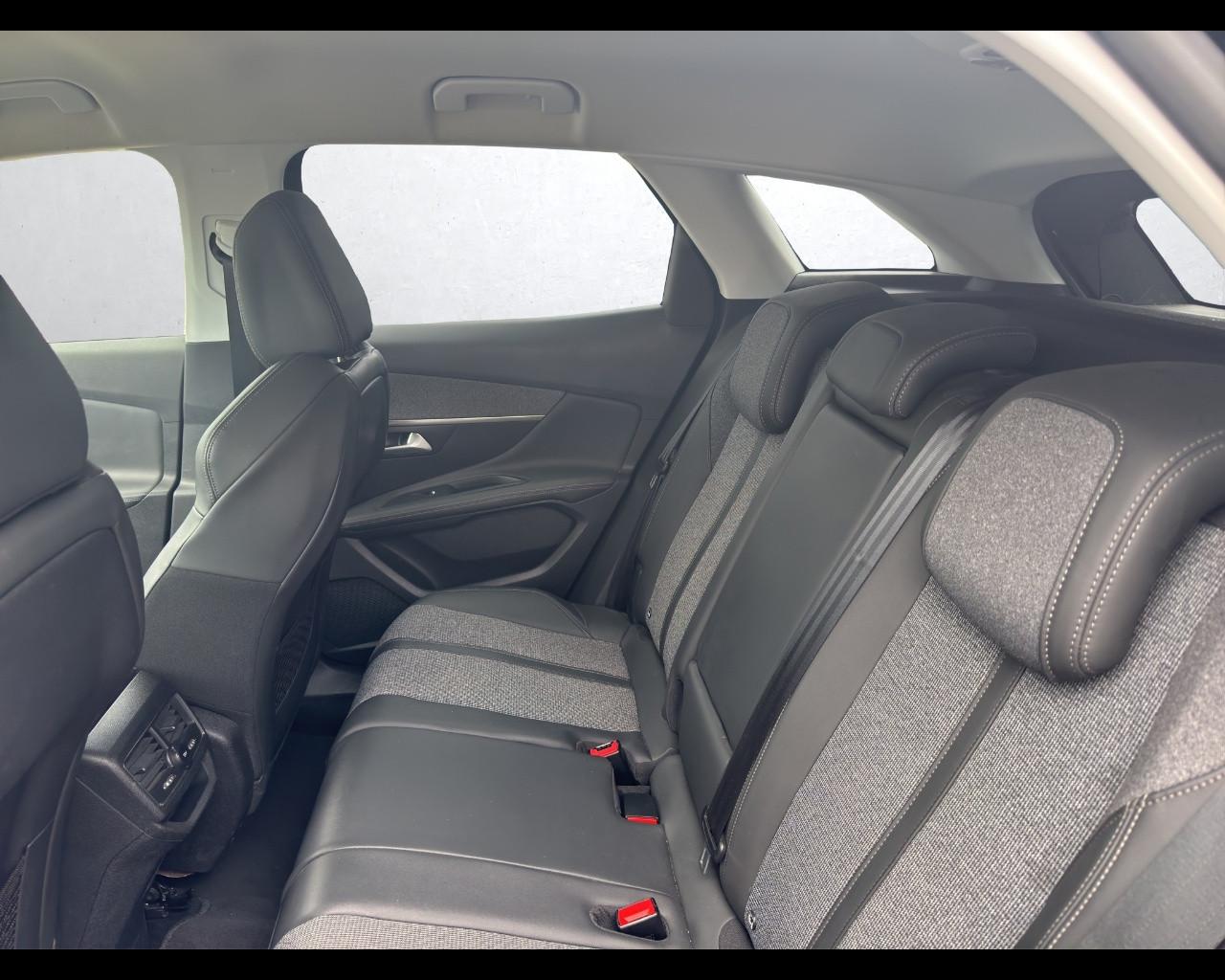 PEUGEOT 3008 2ª serie - 3008 BlueHDi 130 S&S Allure