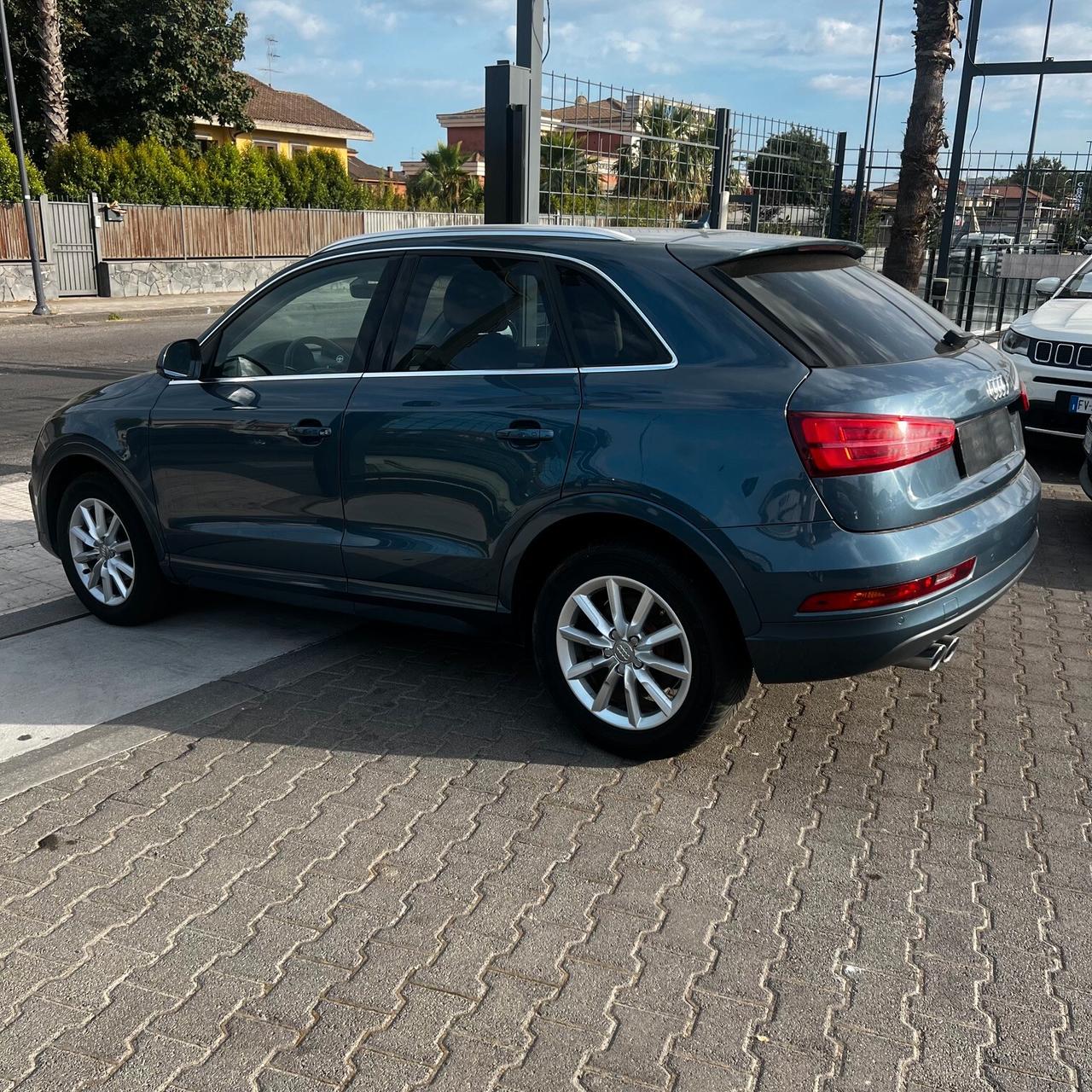 Audi Q3 2.0 TDI 150 CV Business