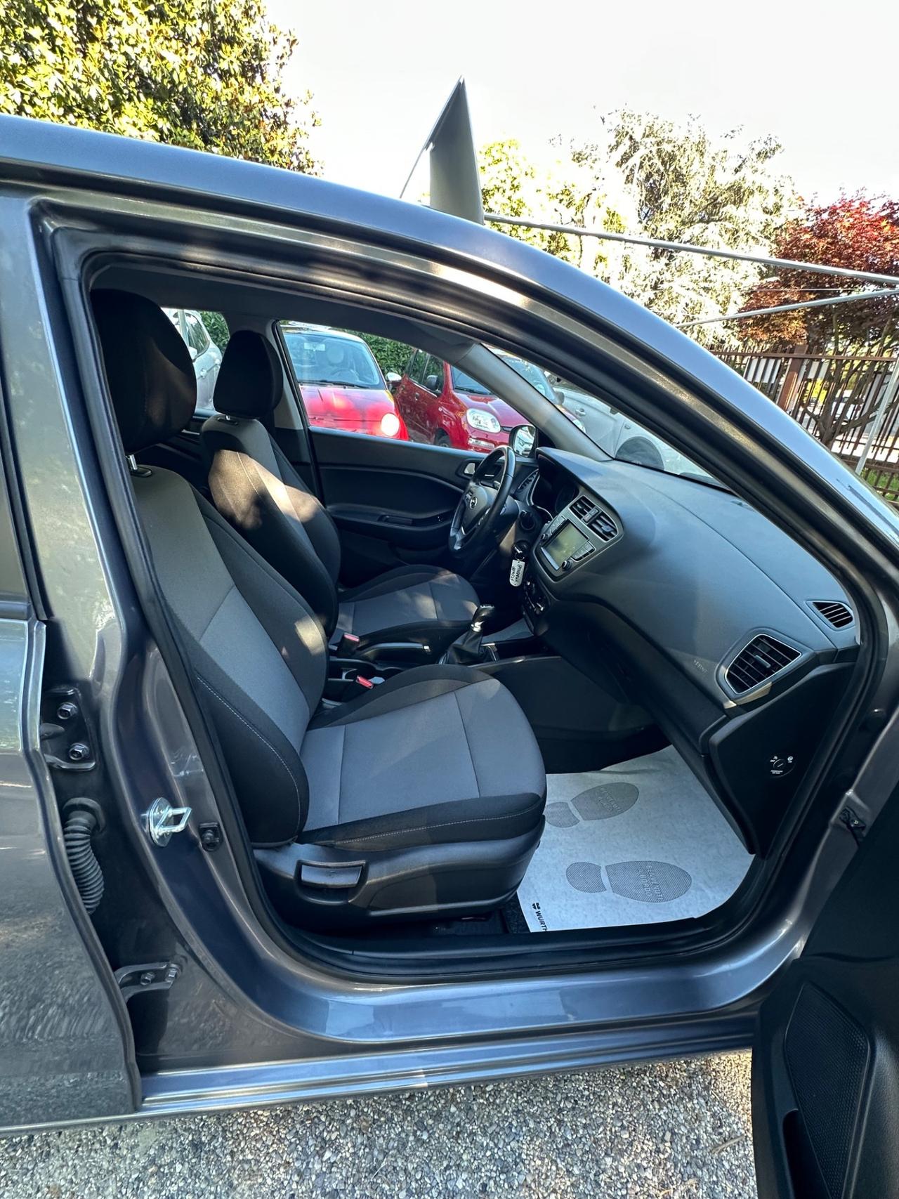 Hyundai i20 1.2 5 porte Connectline