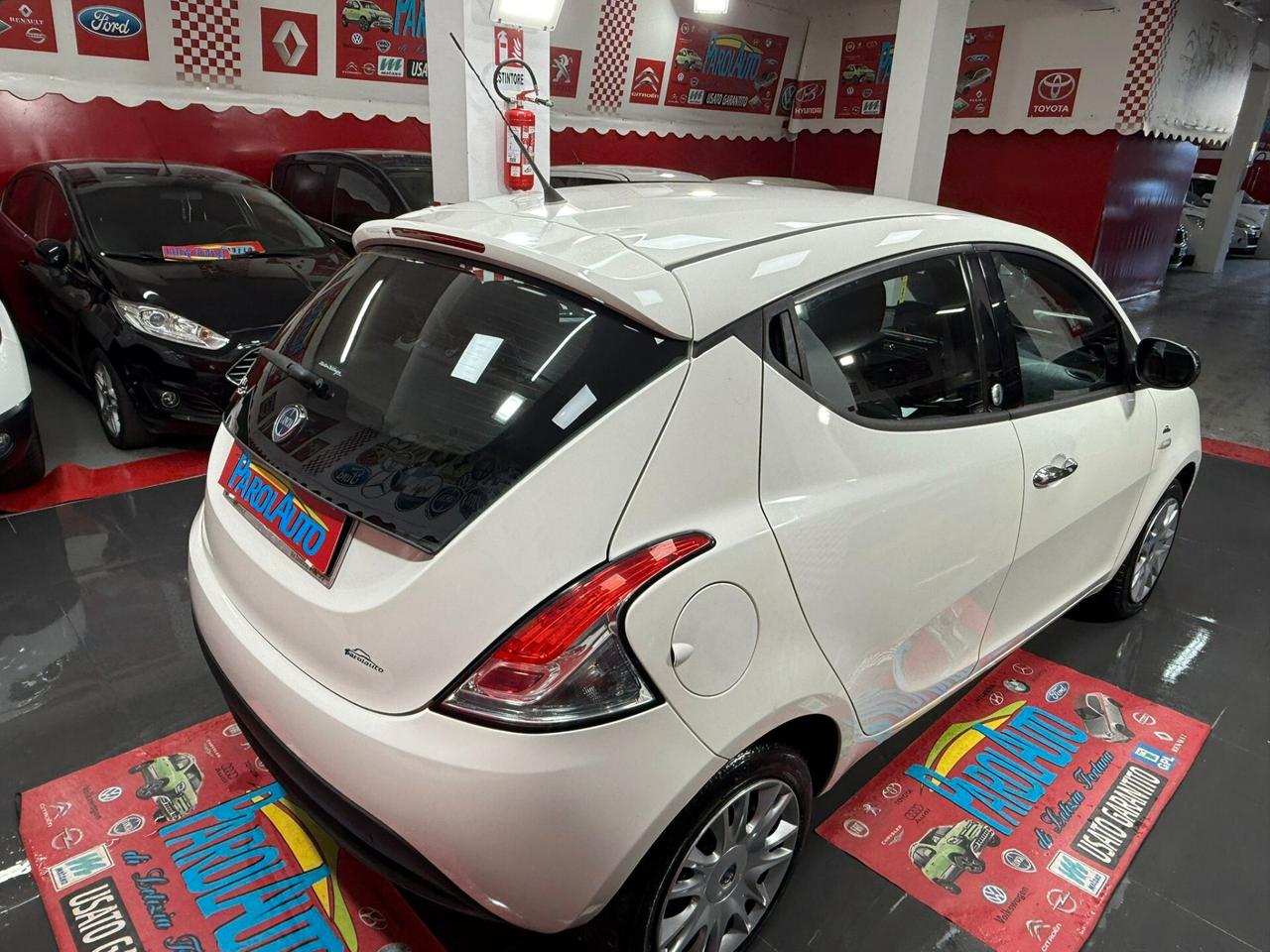 Lancia Ypsilon 1.2 69cv GPL Ecochic - 2012