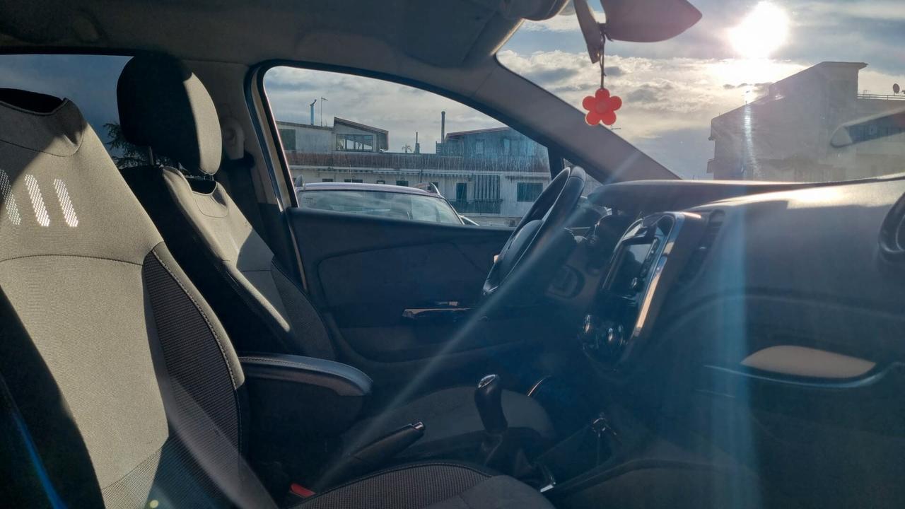 Renault Captur TCe 12V 90 CV Start&Stop Energy Intens-BENZINA-EURO6B-