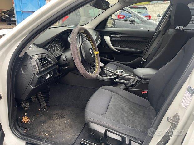 Bmw 120 120d 5p. Urban