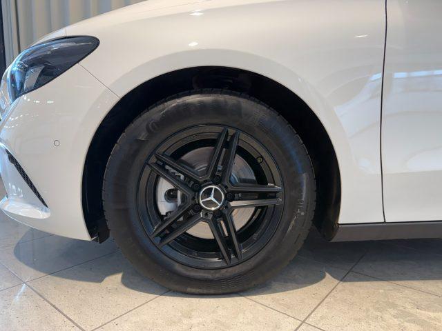 MERCEDES-BENZ B 180 d Assist Radio Park Assist Clima