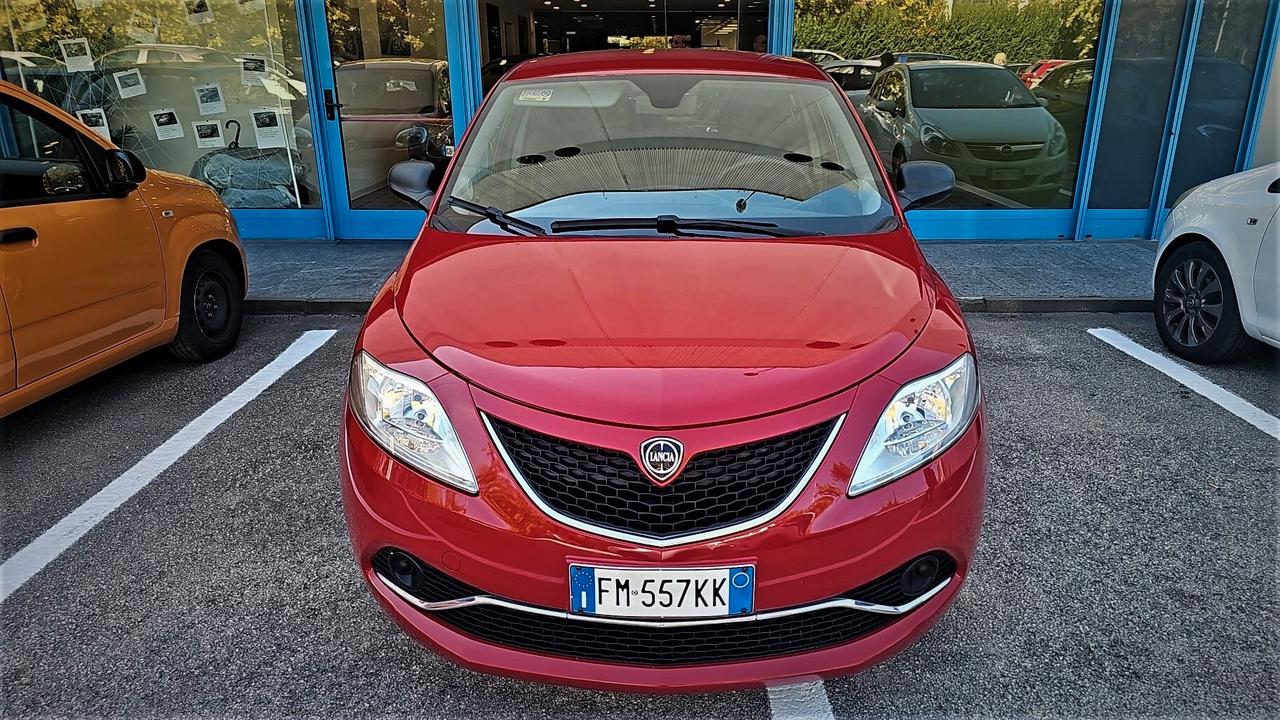 Lancia Ypsilon 1.2 69 CV 5 porte Neopatentati