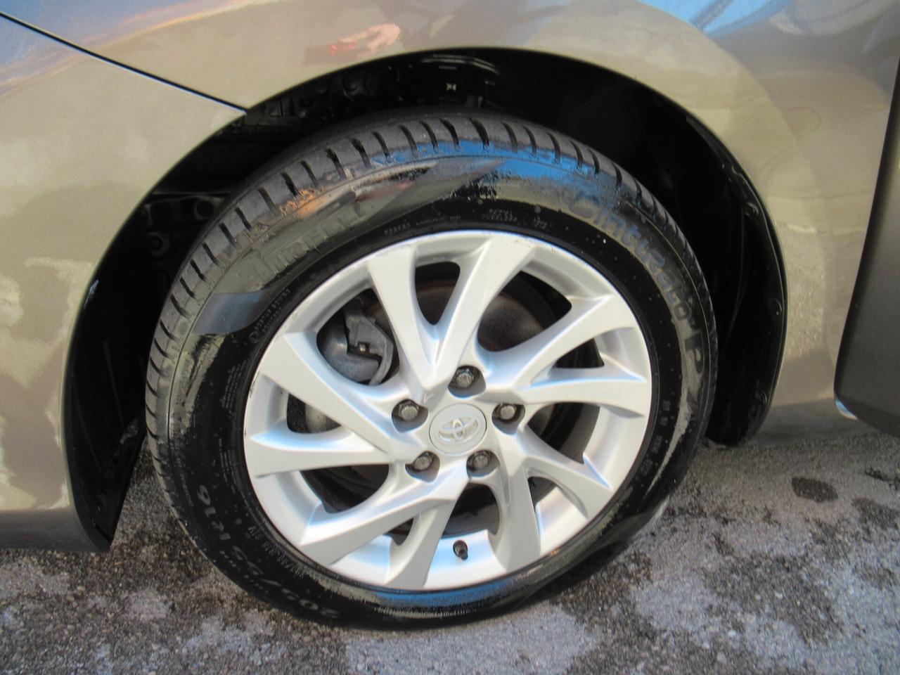 Toyota Auris Touring Sports 1.8 Hybrid Lounge