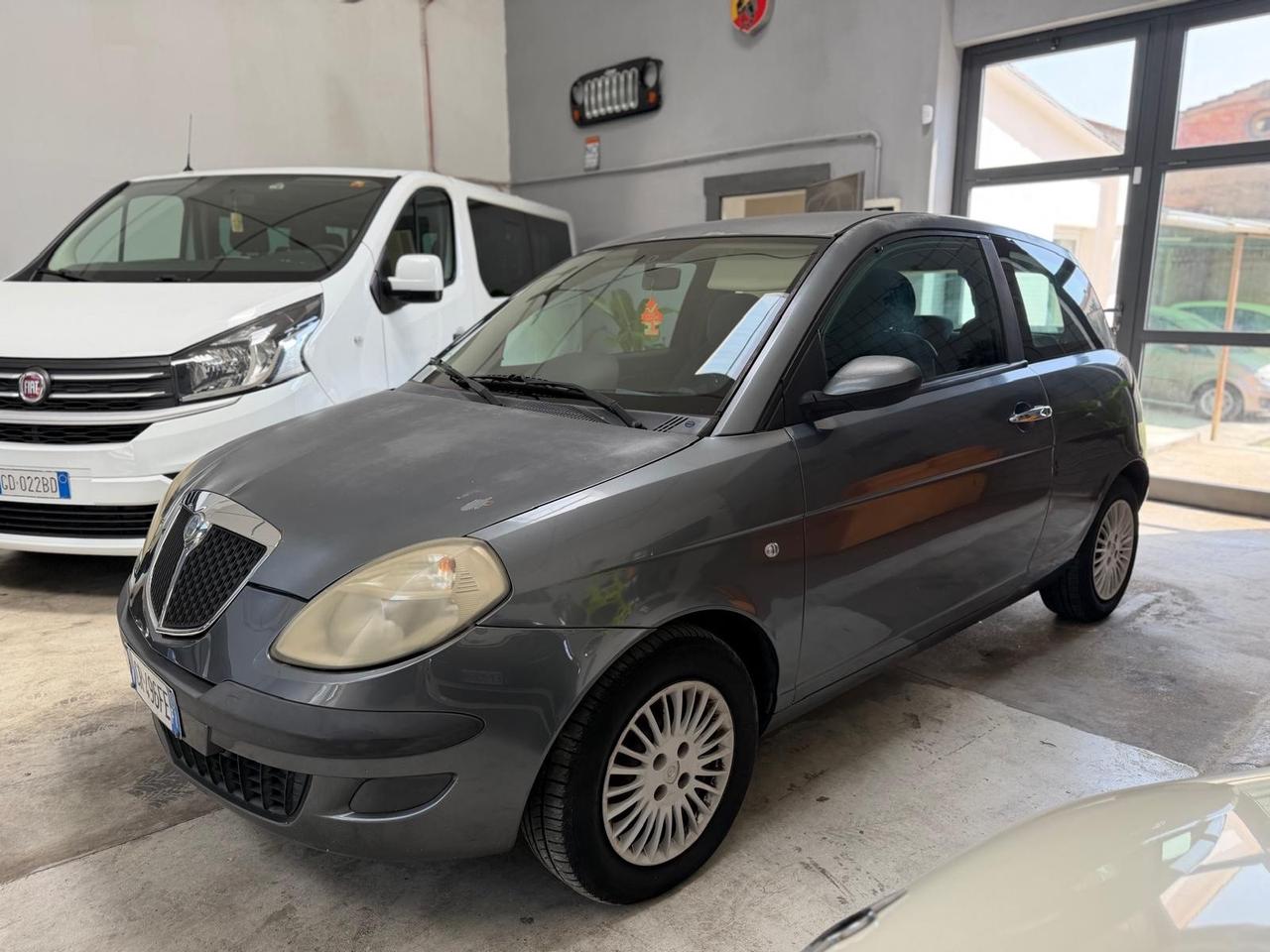 Lancia Ypsilon 1.2 16V Argento