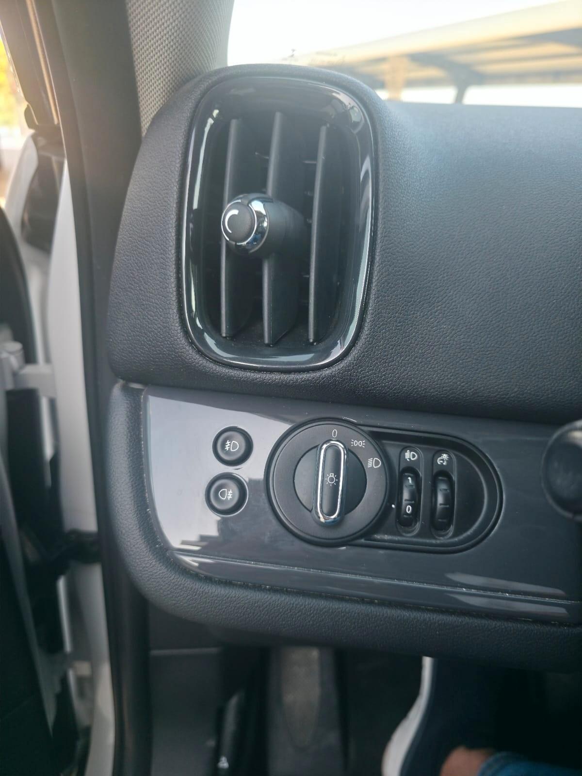 Mini Cooper D Countryman 2.0 Business Automatica