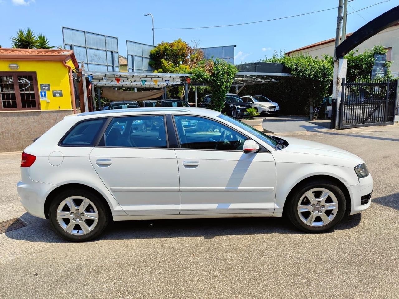 Audi A3 1.6 TDI 105 CV CR Ambiente