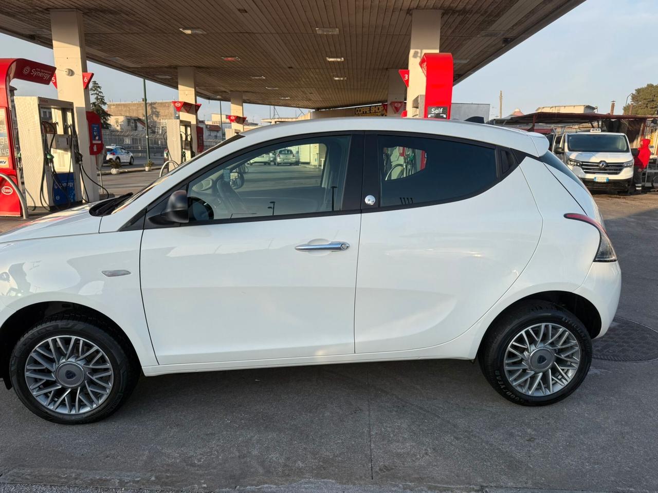 Lancia Ypsilon 0.9 TwinAir METANO 2013