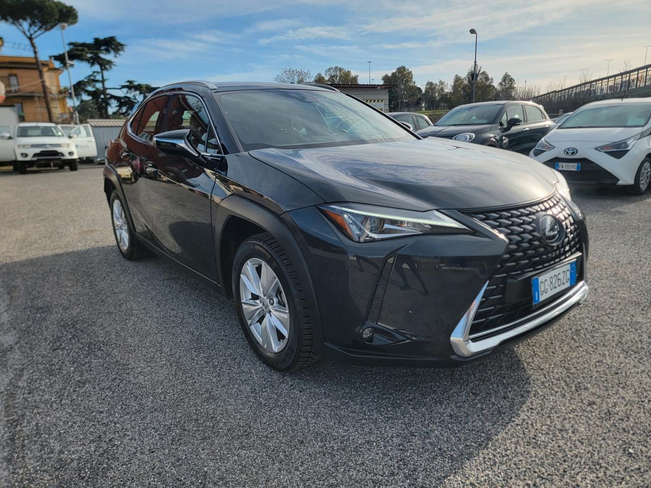 Lexus UX 250 Hybrid SOLO 16 MILA KM ORIGINALI !