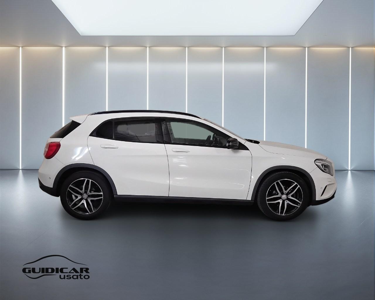 Mercedes-Benz GLA-X156 2014 - GLA 220 d (cdi) Sport 4matic 170cv auto