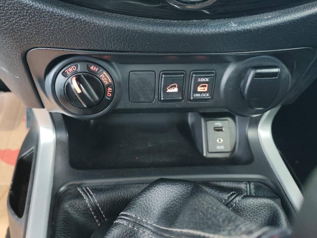 Nissan Navara Navara 2.3 dci N-Connecta 4wd GANCIO TRAINO! RETRO!