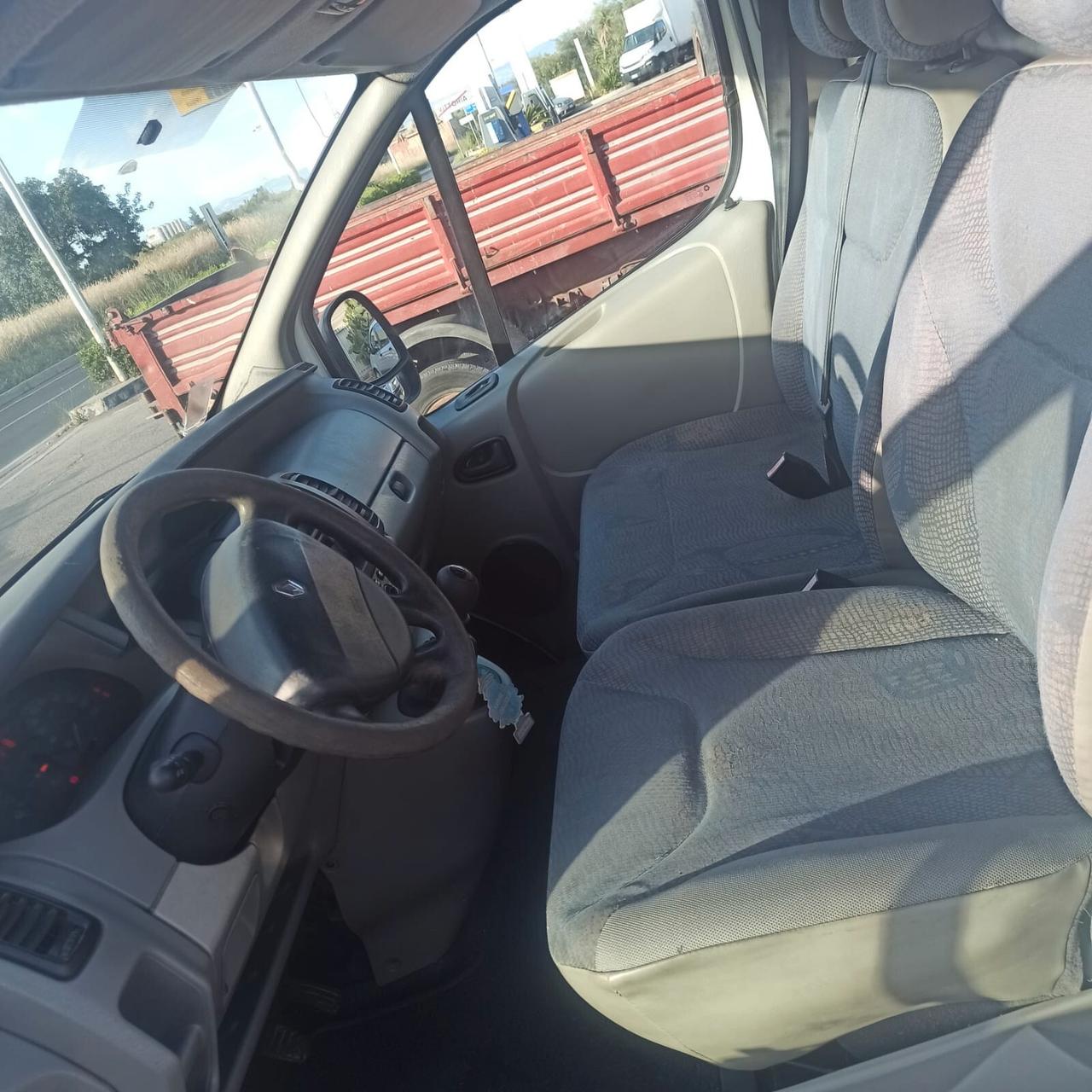 Trafic vivaro tetto alto