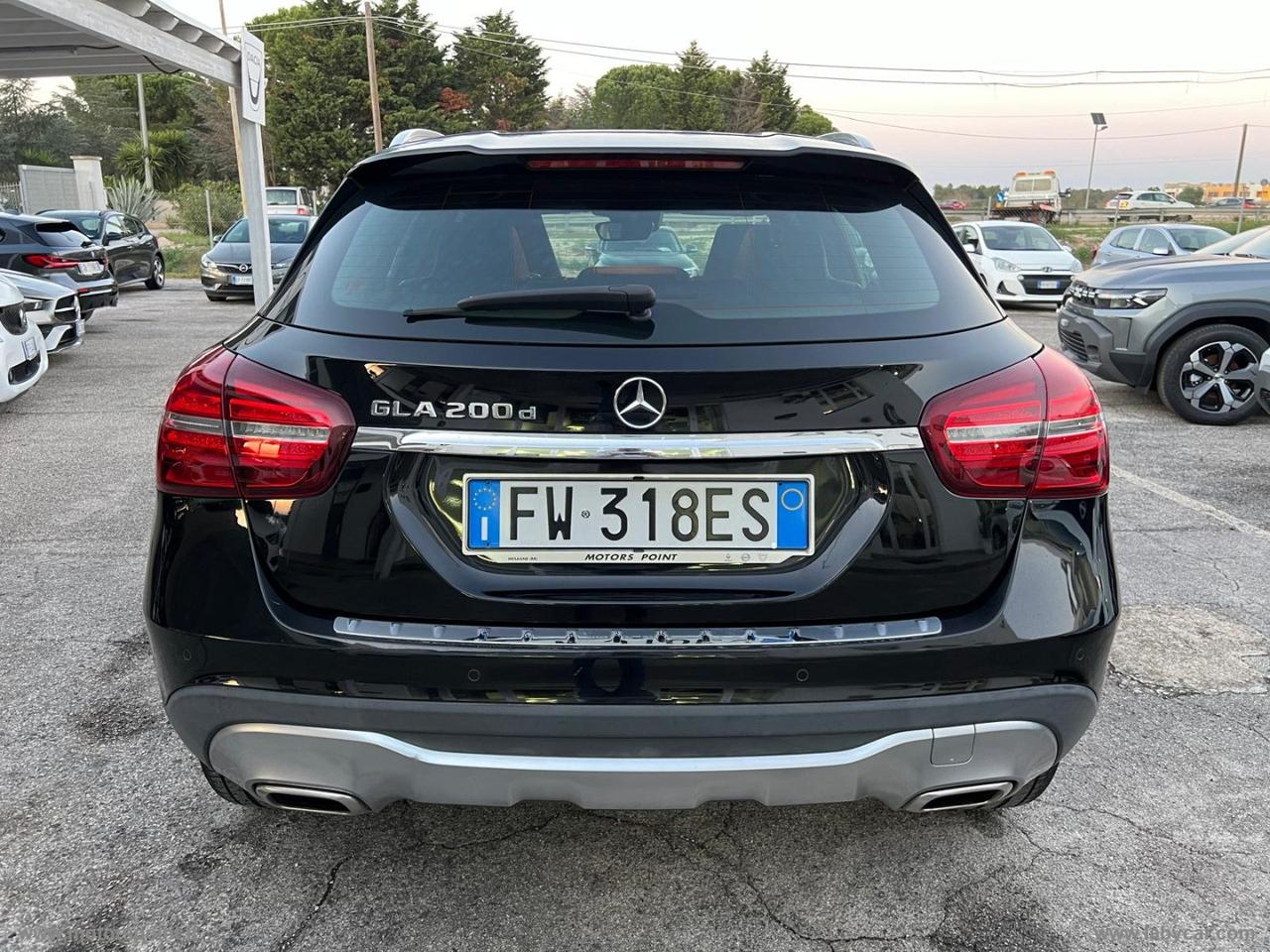 MERCEDES-BENZ GLA 200 d Automatic Sport