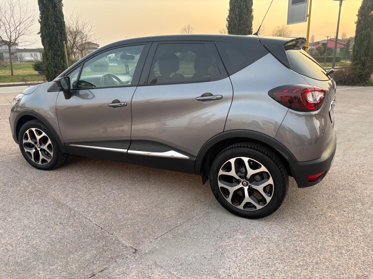 Renault Captur 1.5 dci anno 2017 km soli 108 mila