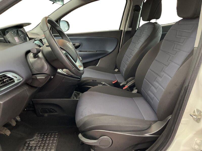 Lancia Ypsilon NUOVA My24 402 Platino 1.0