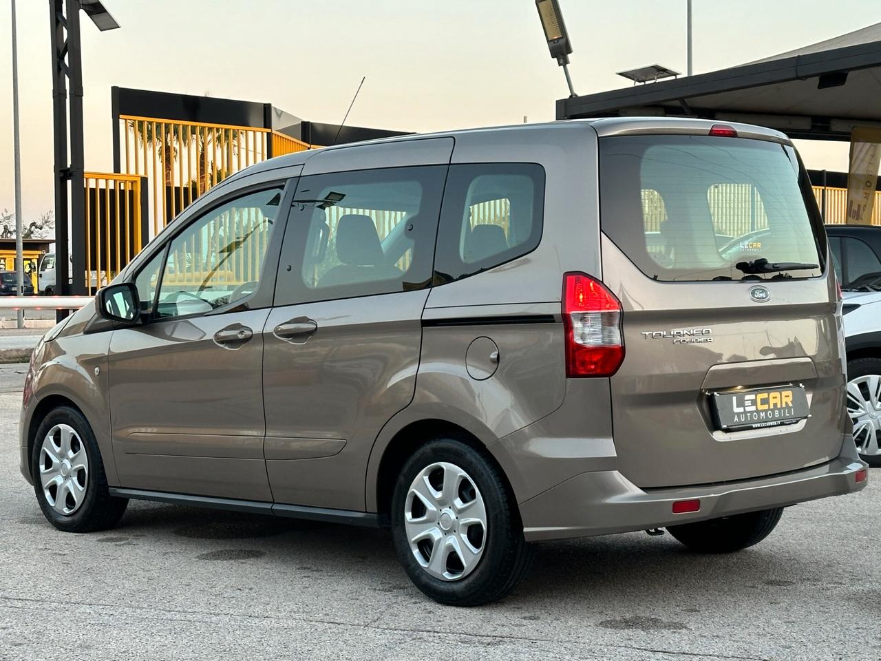 FORD Tourneo Courier 1.5 TDCI 100 CV S&S Plus