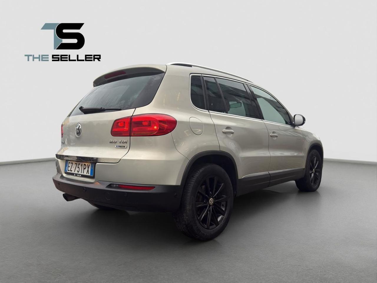 Volkswagen Tiguan 2.0 TDI 140 CV Sport & Style *TETTO APRIBILE*