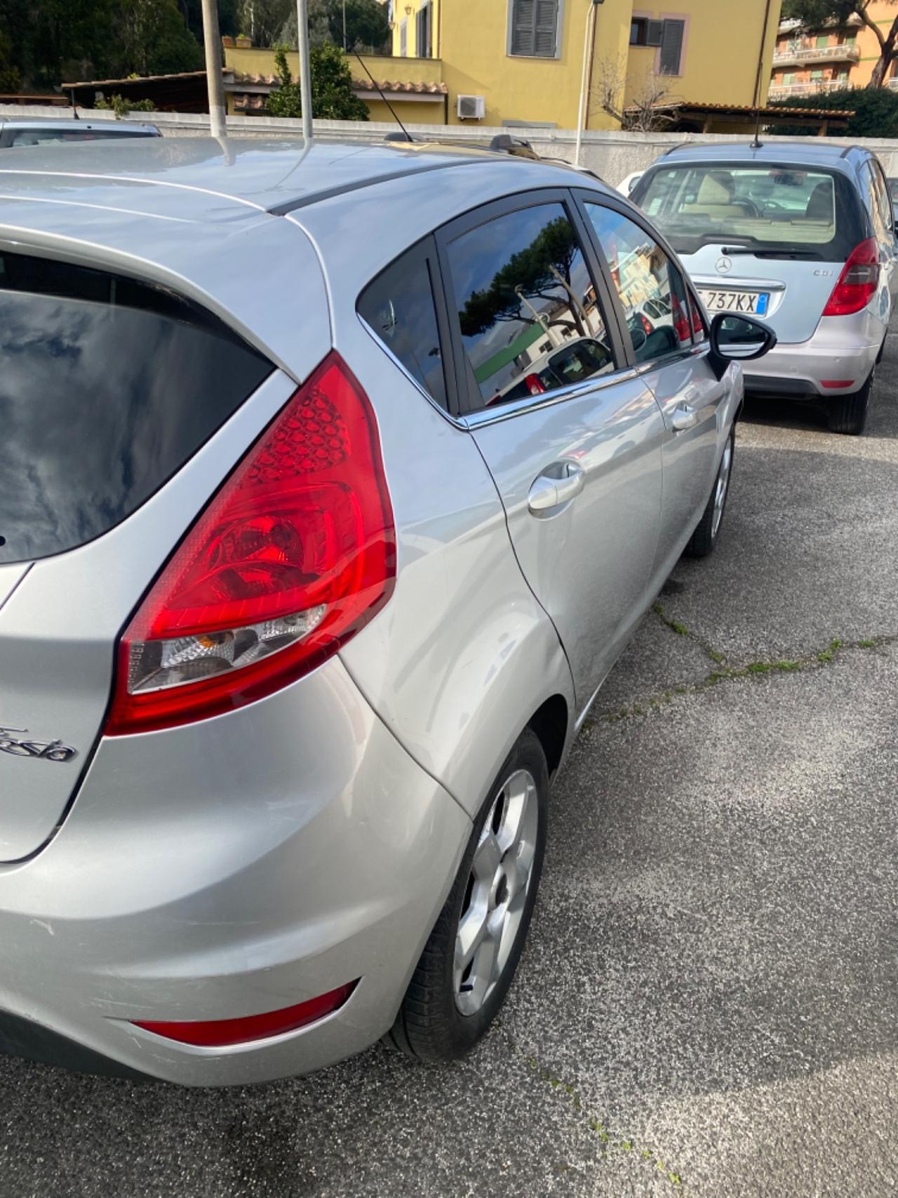 Ford Fiesta 1.4 5 porte Bz.- GPL Titanium