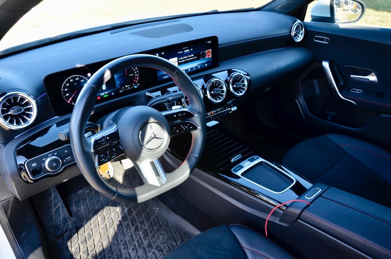 MERCEDES-BENZ A 250e PHEV PLUG IN PREMIUM AMG LINE 218cv AUTO, UNICOPROPRIETARIO, UFF ITALIANA, SERVICE MERCEDES, EURO 6D, RETROCAMERA, LUCI AMBIENTE A 64 COLORI, PERMUTE