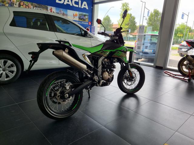 KL KXE 125 Motard