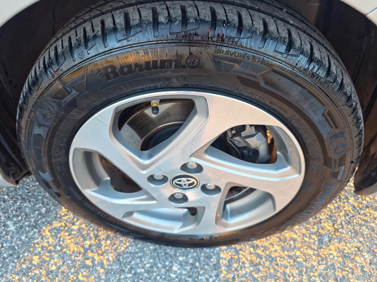 Toyota Yaris 1.5 Hybrid 5 porte Business 2016-E6B Automatico NEO