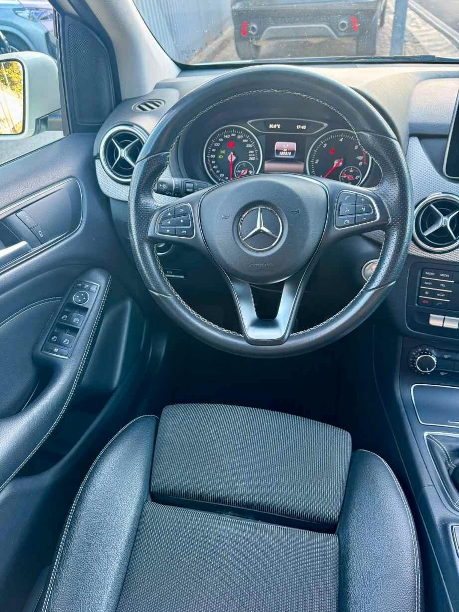 MERCEDES CLASSE B 180 D 1.5 PREMIUM
