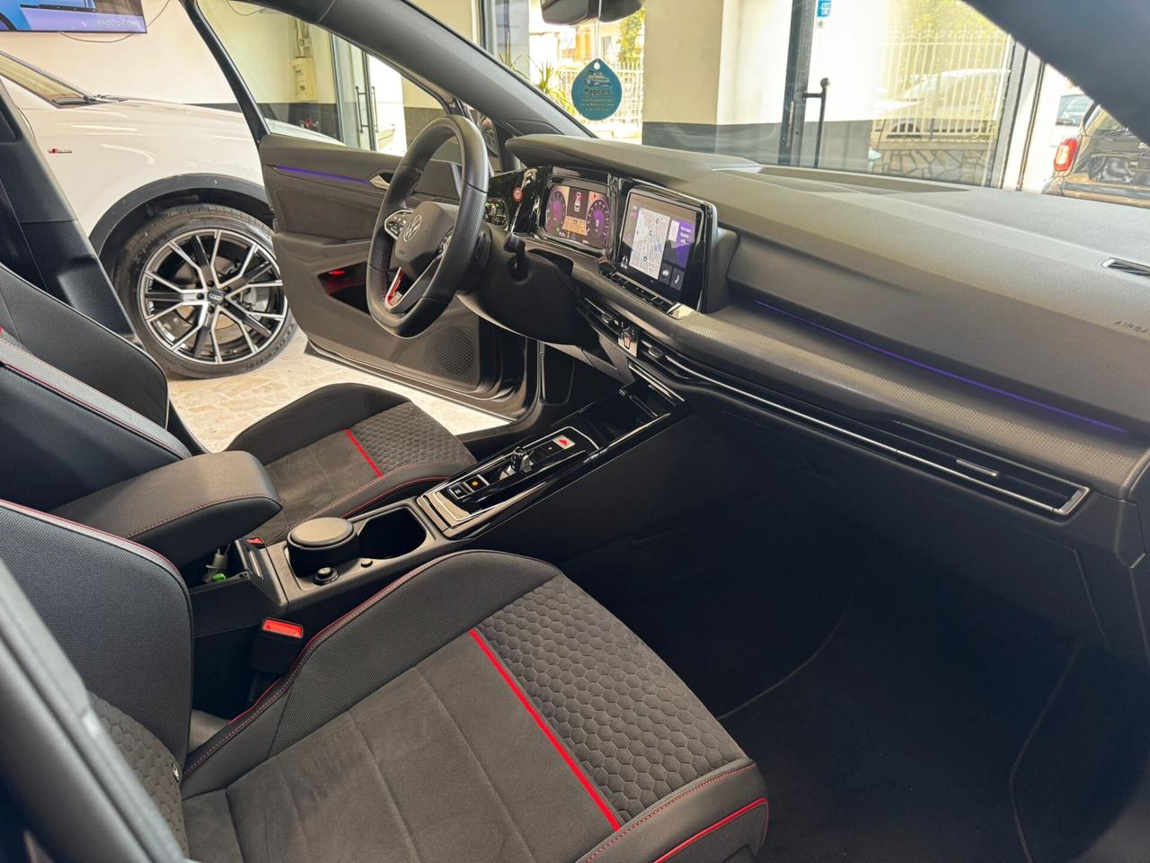 Volkswagen Golf GTI 2.0 TSI DSG