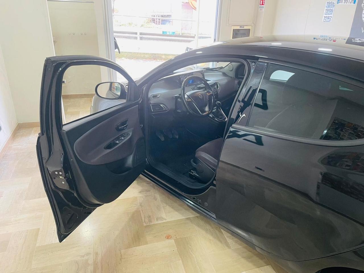 Lancia Ypsilon 1.3 MJT 16V 95 CV 5 porte S&S Gold