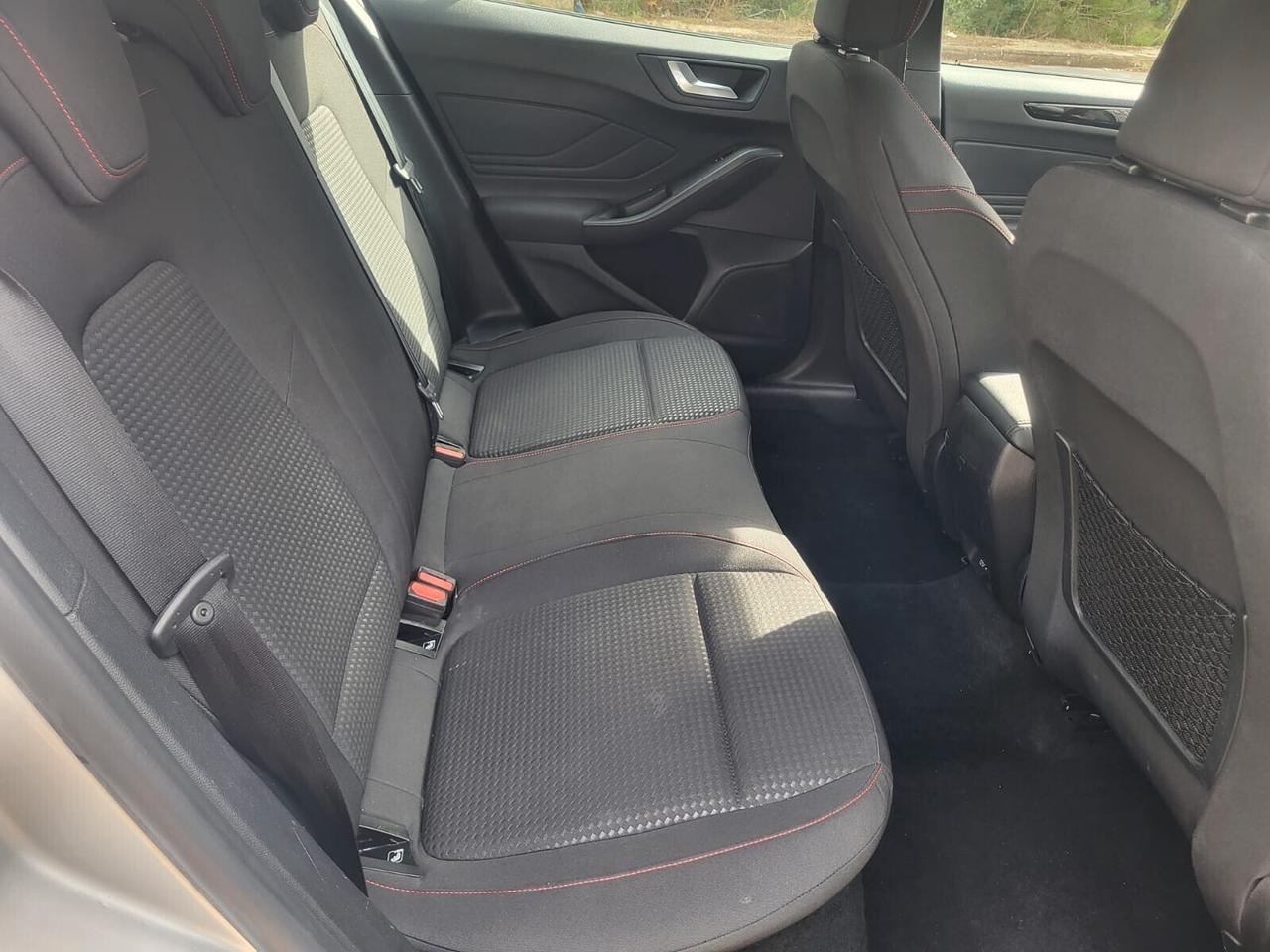 Ford Focus 1.5 Tdci 120 CV 5p. ST-Line+Fari Led+Cerchi 17...