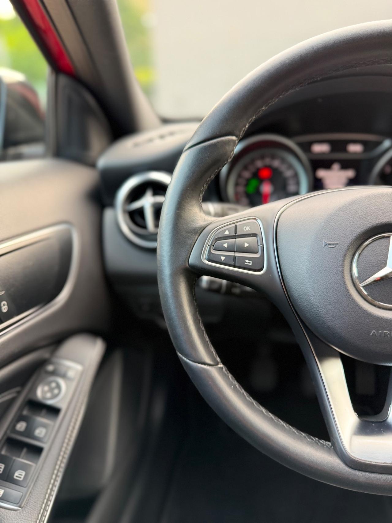 Mercedes-benz GLA 200 d Automatic Premium