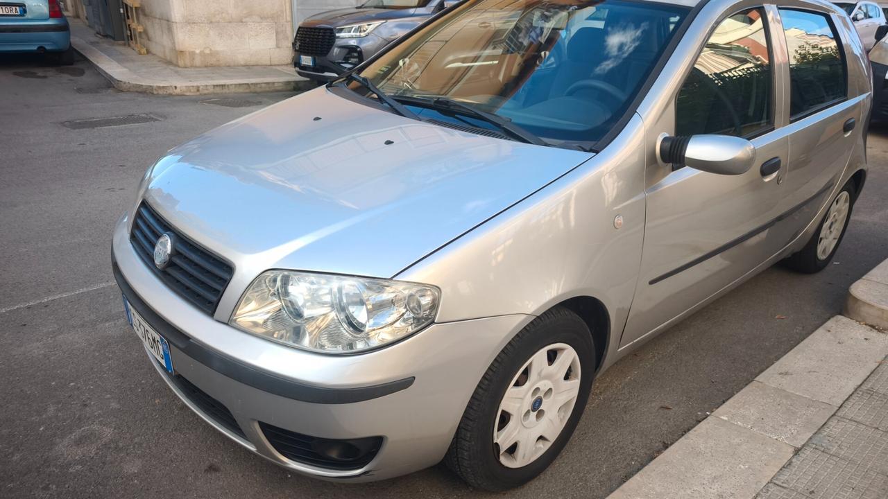 Fiat Punto 1.3 MULTIJET 75cv Gancio traino 2005