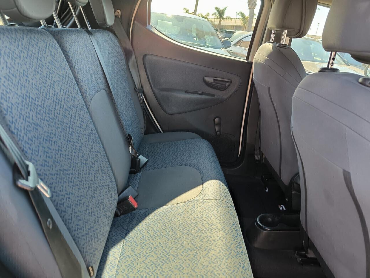 Lancia Ypsilon 1.0 FireFly 5 porte S&S Hybrid Ecochic Silver