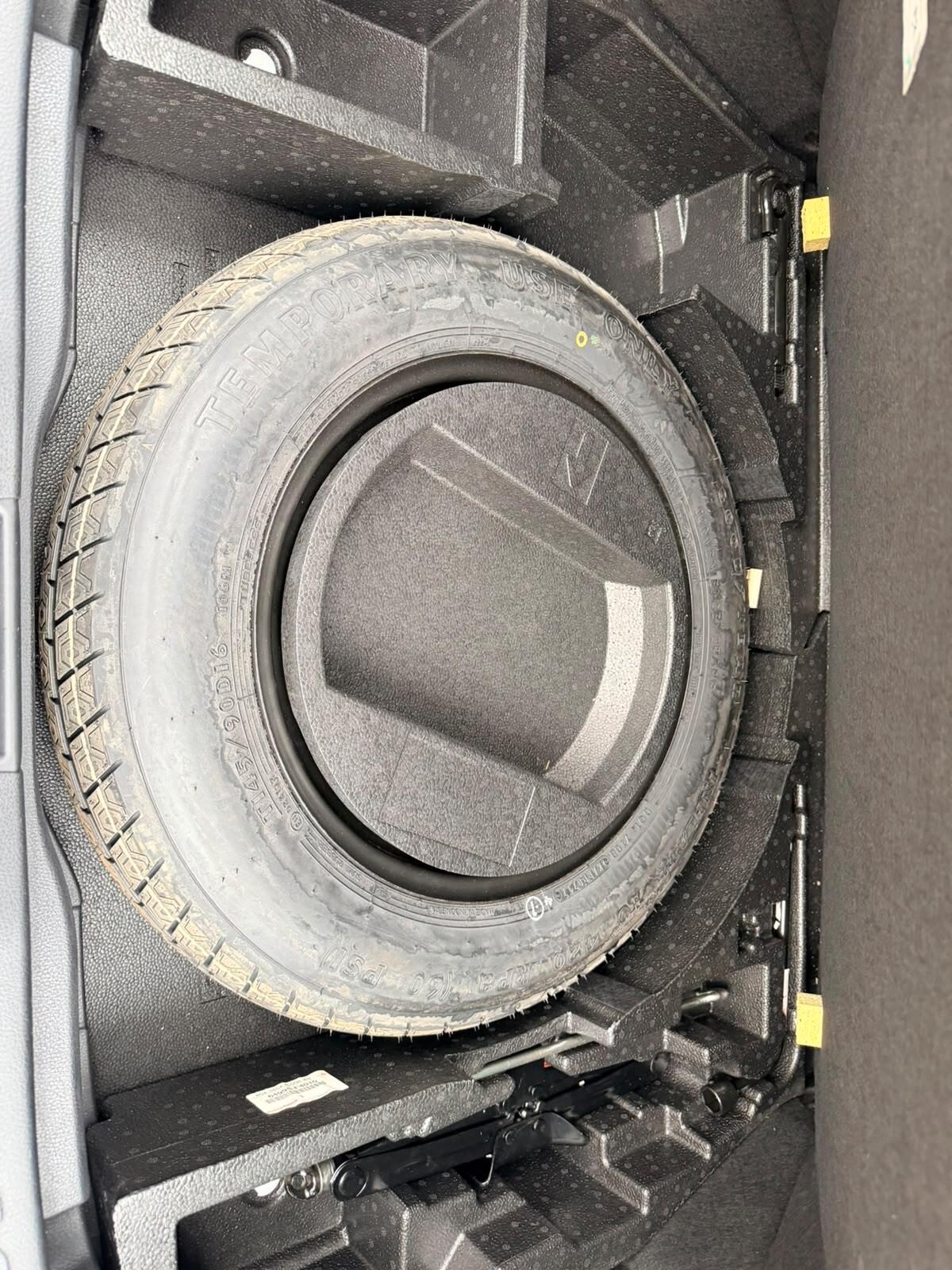 Toyota C-HR 1.8 Hybrid E-CVT Lounge