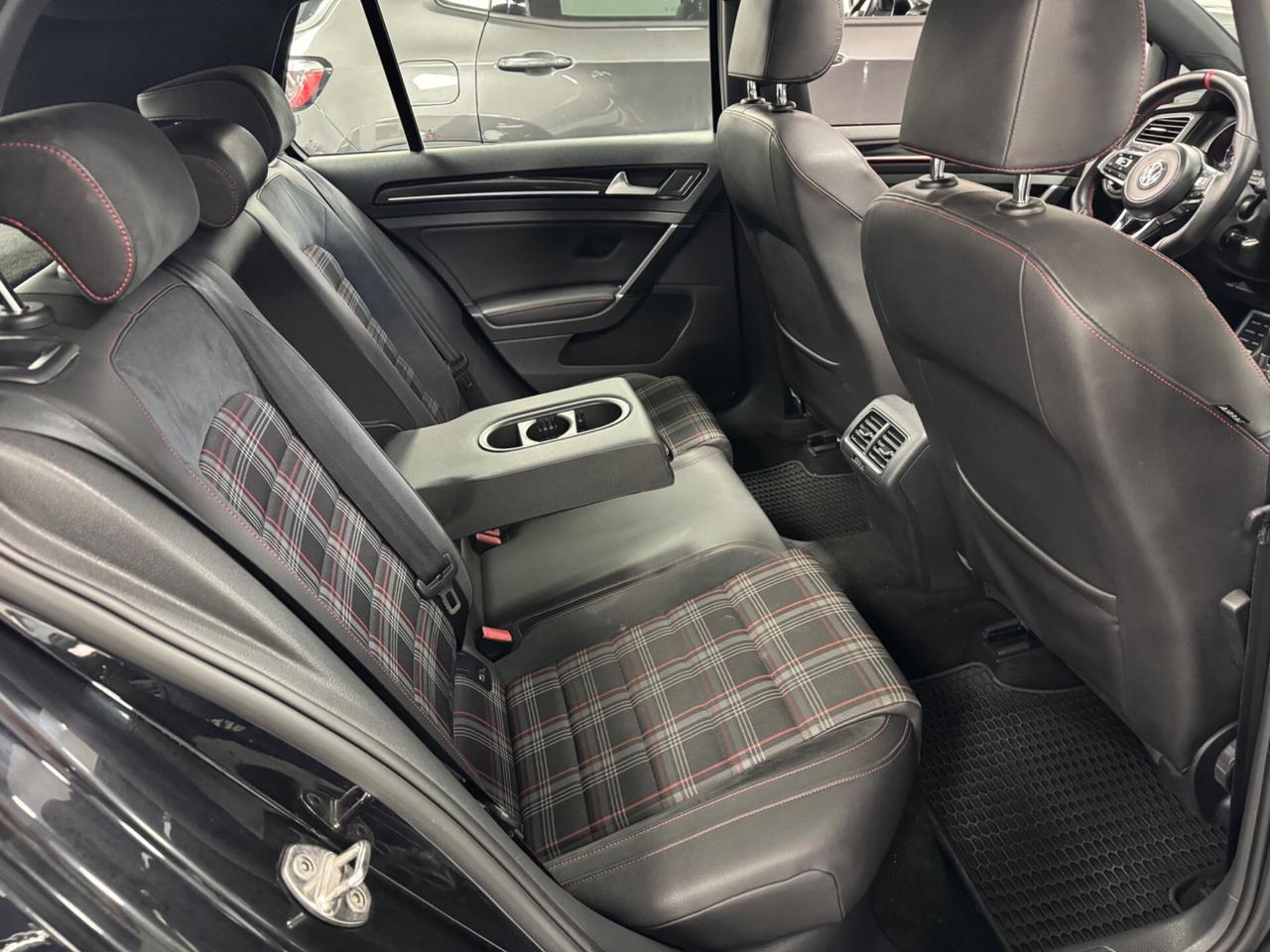 Volkswagen Golf GTI 2.0 TSI DSG TETTO