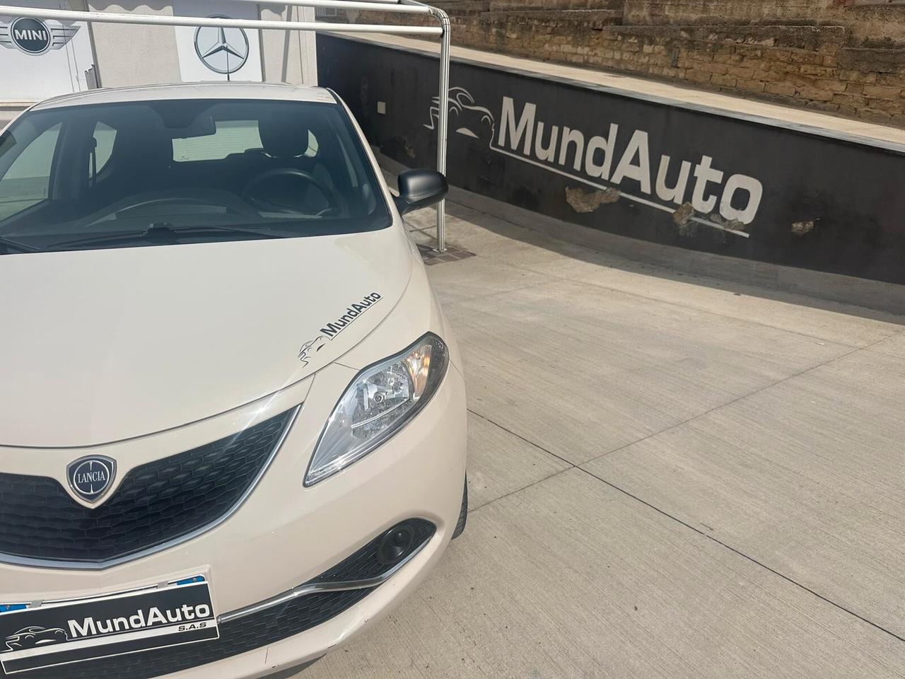 Lancia Ypsilon 1.2 69 CV 5 porte Gold