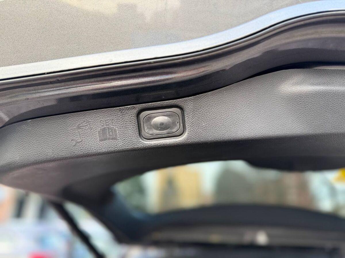 Ford Galaxy 2.0 tdci Titanium Business s&s 150cv 7 POSTI!