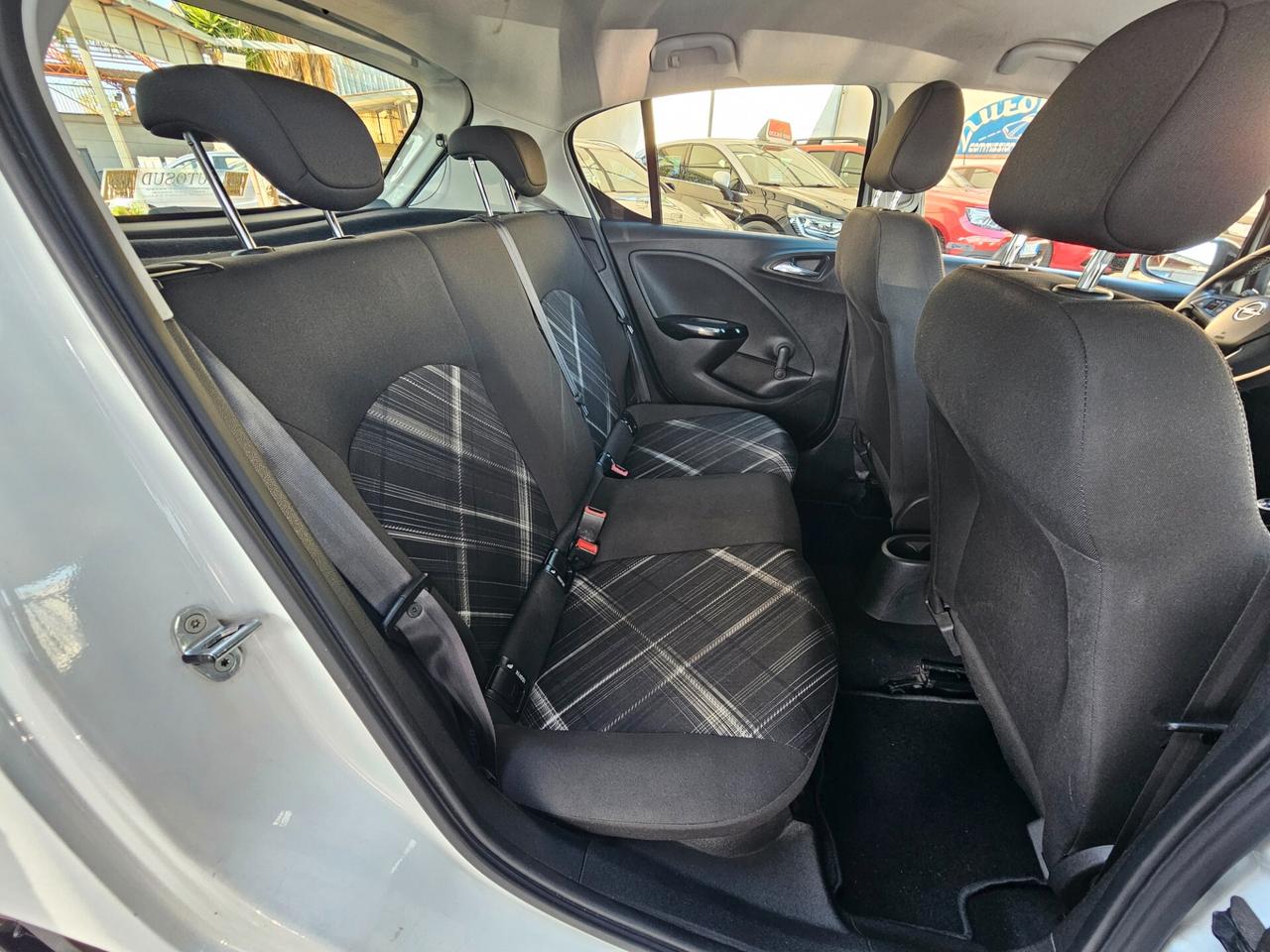 Opel Corsa 1.2 5 porte b-Color