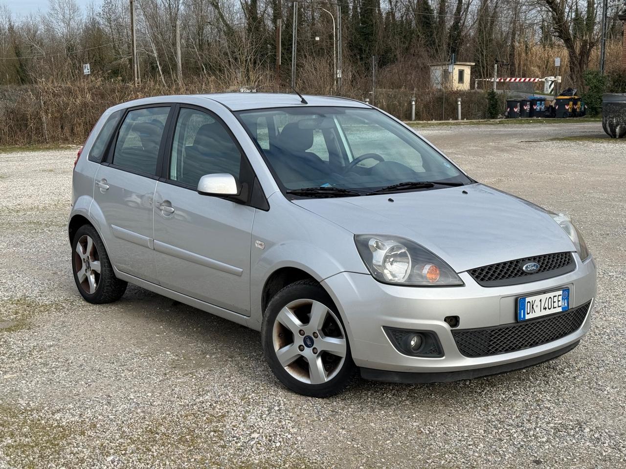 Ford Fiesta 1.2 16V 5p. Ghia