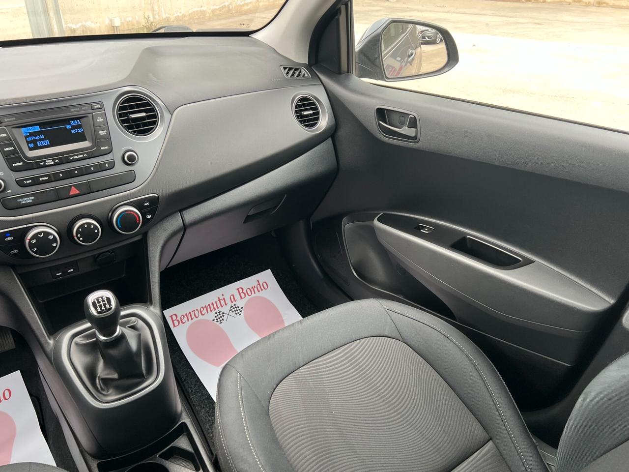 Hyundai i10 1.0 LPGI Econext Login GARANZIA