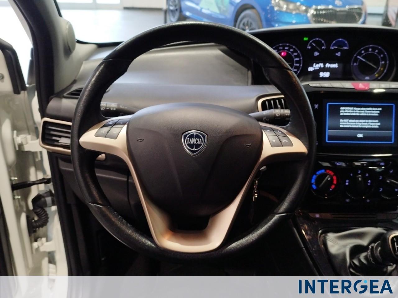 LANCIA Ypsilon 1.0 firefly hybrid Alberta Ferretti s&s 70cv