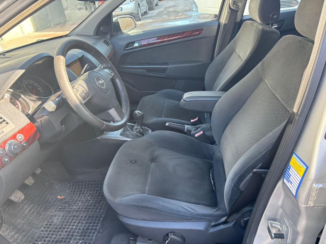 Opel Astra 1.9 16V CDTI 150CV 5 porte Cosmo