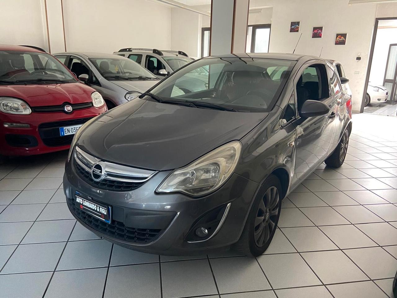 Opel Corsa 1.2 80CV 3 porte GPL-TECH Club - NEOPATENTATI