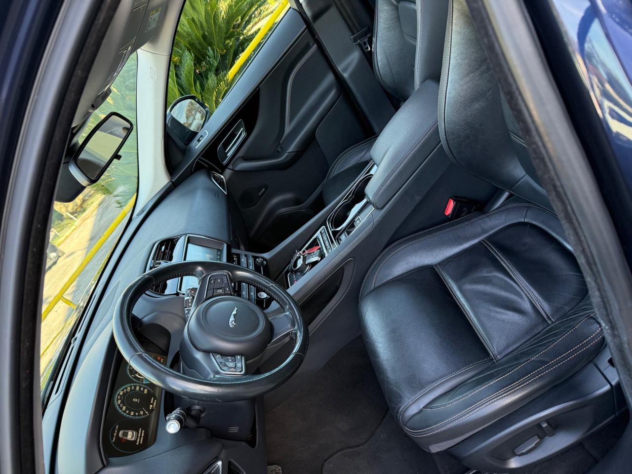 Jaguar F-Pace 2.0 D 180 CV accetto permute e finanziamenti