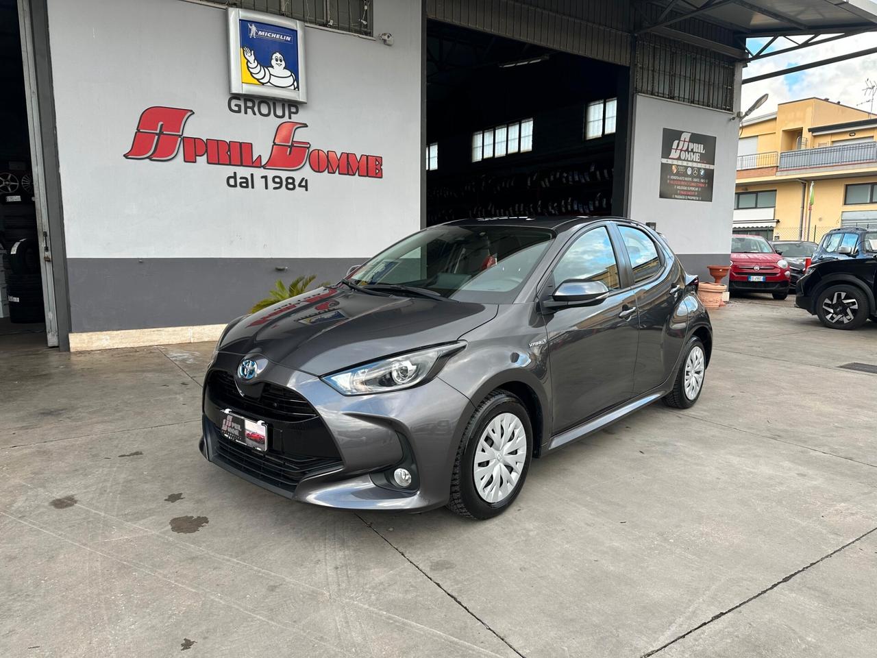 Toyota Yaris 1.5 Hybrid 5 porte Business PREZZO PROMO