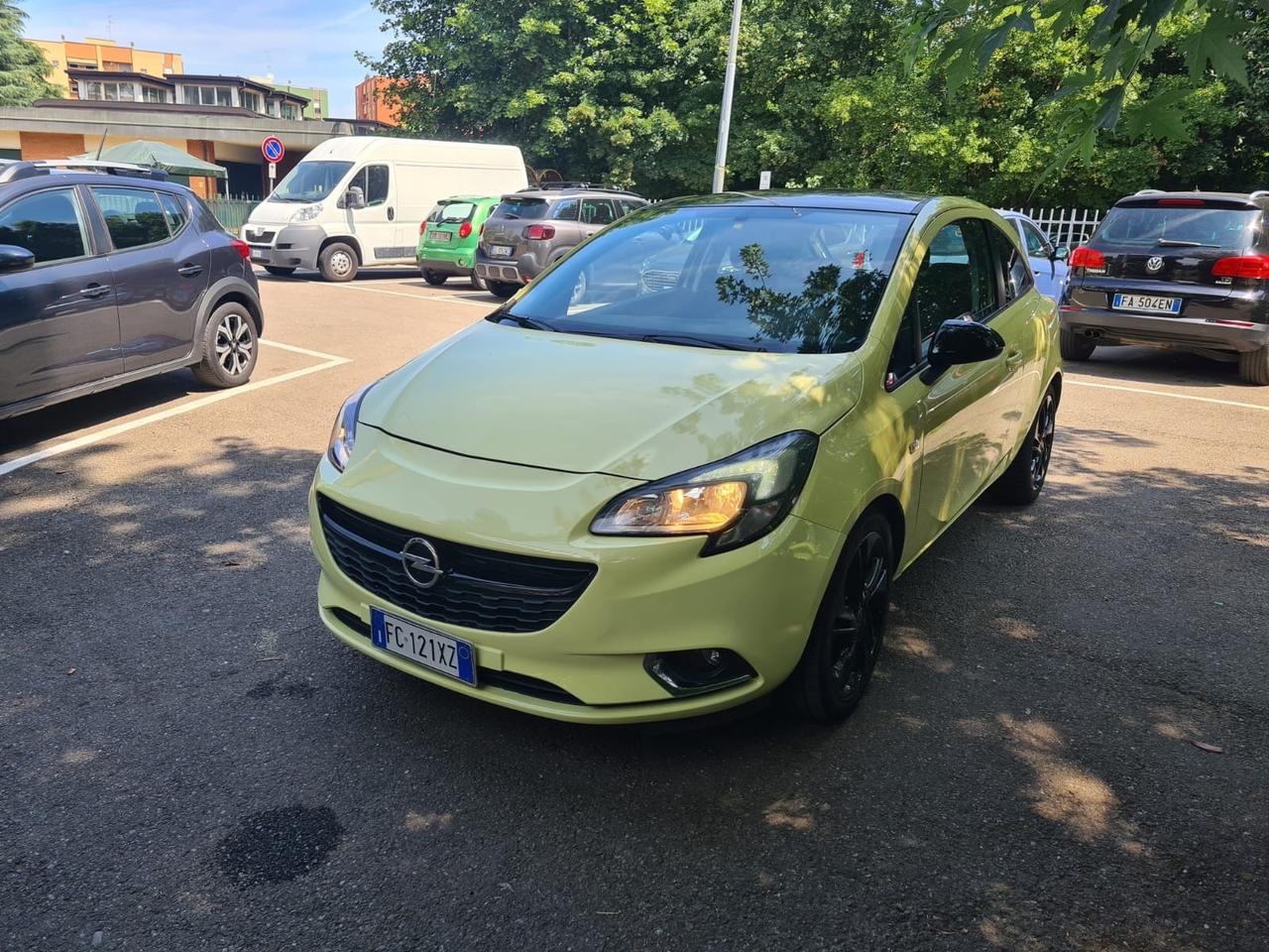 Opel Corsa 1.2 Coupé b-Color