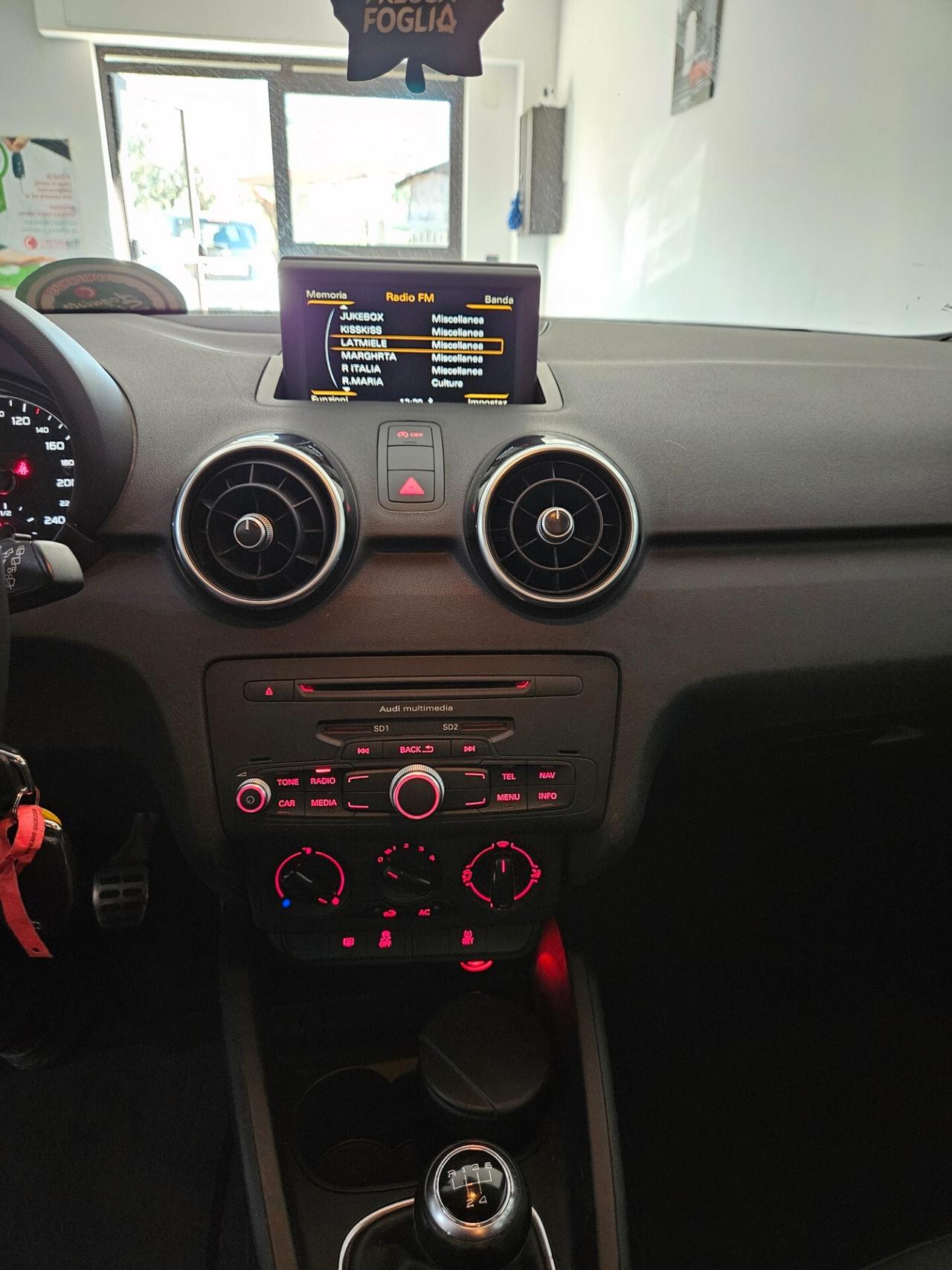 Audi A1 1.6 TDI S line edition plus