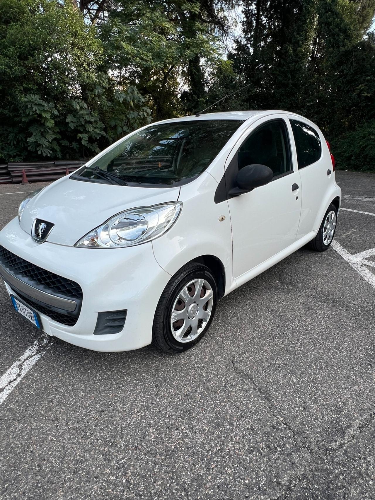 ADATTA PER NEOPATENTATI Peugeot 107 1.0 68CV 5p. Desir
