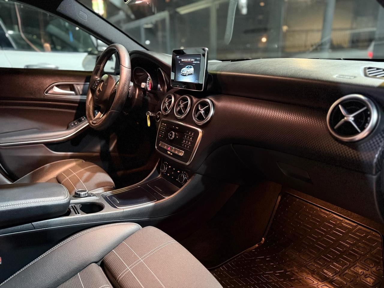 Mercedes-benz A 200 d Automatic 4Matic Premium UNICO PROPRIETARIO